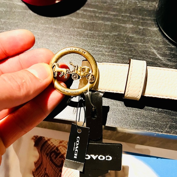 Narrow coach belt, size large. Brand new with tags. - Picture 4 of 6